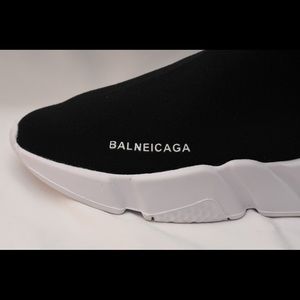 UA balenciaga